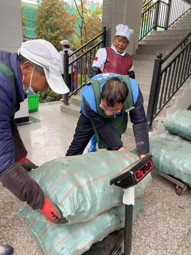 校园食品安全“变味”？丽江师生舌尖上的安全如何保障？ (16).jpg