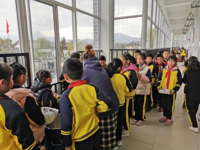 校园食品安全“变味”？丽江师生舌尖上的安全如何保障？ (20).jpg