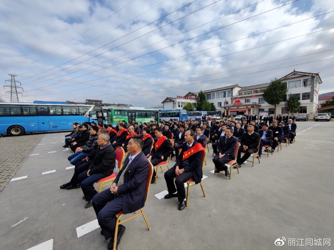 倡导文明驾驶、安全出行 (2).jpg