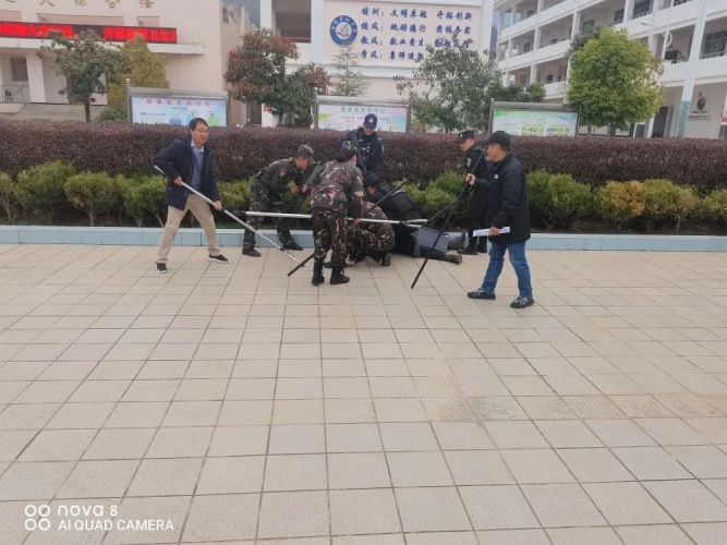 永胜县第四中学2100余名师生参与反恐演练活动