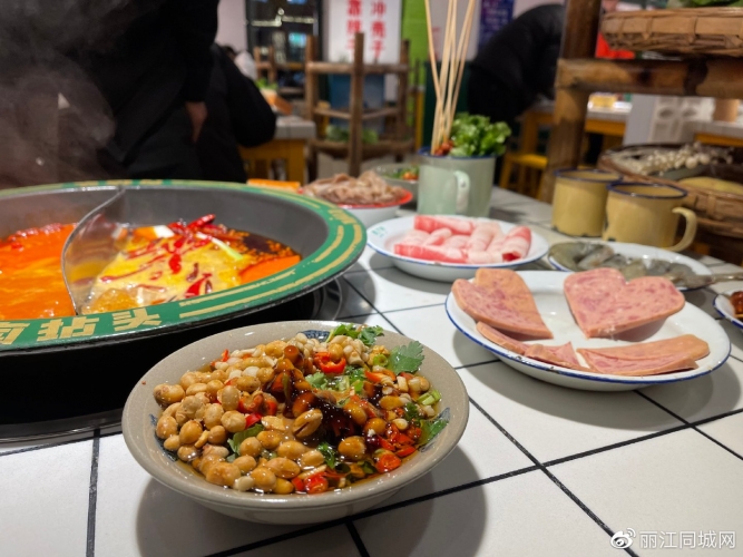 丽江“美食博主”探店团购兴起——餐馆有多内卷？ (5).jpg