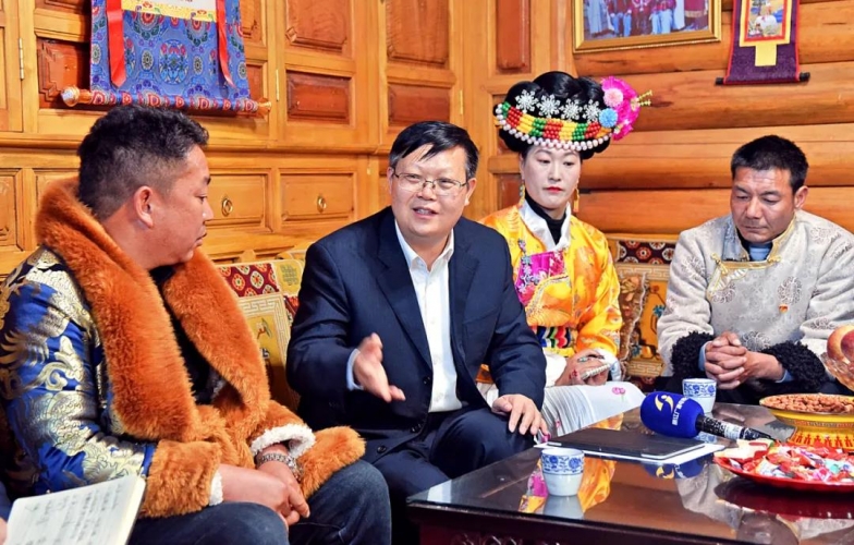 省委宣讲团深入永宁镇洛水村宣讲党的十九届六中全会精神1.jpg
