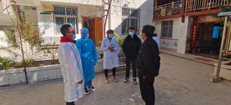 丽江市卫生健康委主要领导率队到乡镇督导新冠病毒疫苗接种工作 (2).jpg