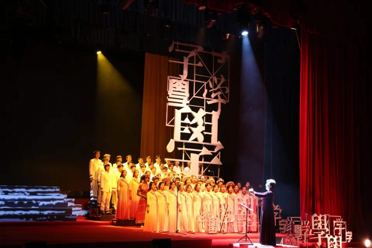 学习红梅品格，弘扬红梅精神，大型原创民族歌剧《桂梅赞》进行首演