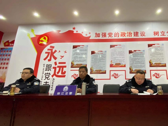 买车上牌一步到位 丽江新推出6个“快捷代办车驾管社会服务站” (3).jpg