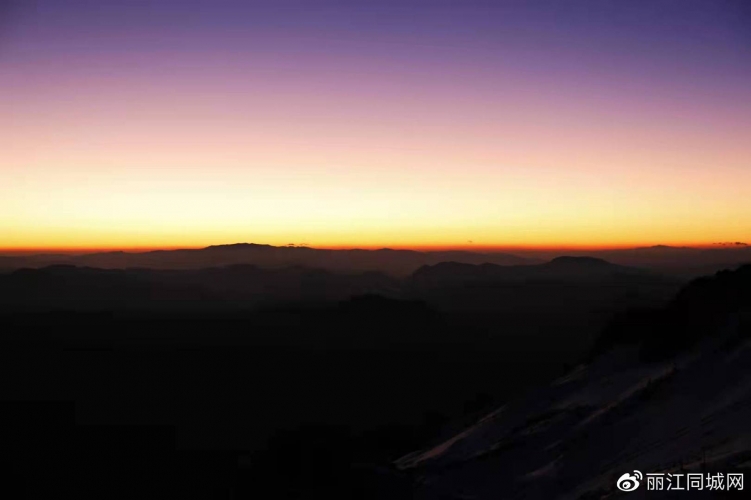 2022年的第一缕阳光——在玉龙雪山感受新年日出 (1).jpg