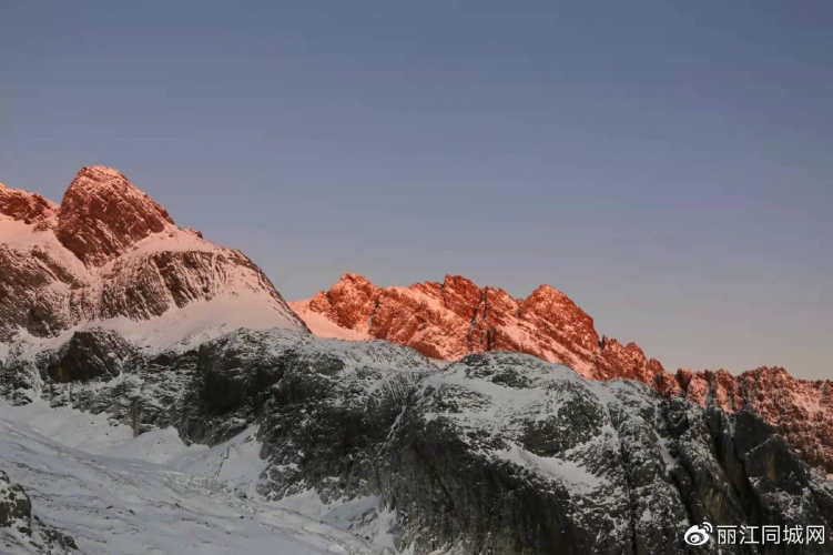 2022年的第一缕阳光——在玉龙雪山感受新年日出 (4).jpg