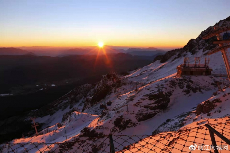 2022年的第一缕阳光——在玉龙雪山感受新年日出 (6).jpg