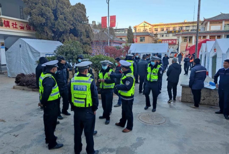 军地齐心抗震救灾，宁蒗震区生产生活秩序逐步恢复正常