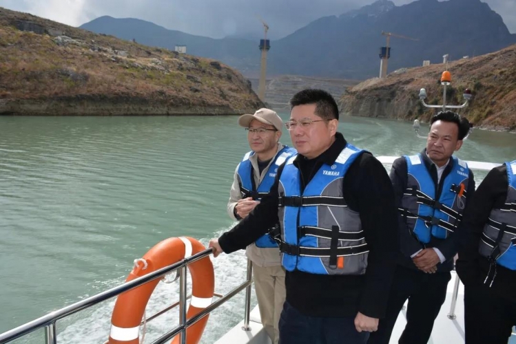 苏永忠调研油橄榄产业和巡林巡河