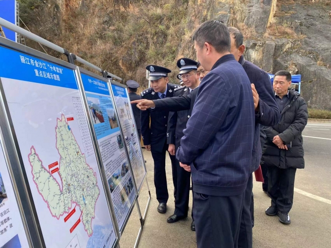 丽江市发放总价值600多万元的执法设备   有效推进“十年禁渔”工作 (3).jpg