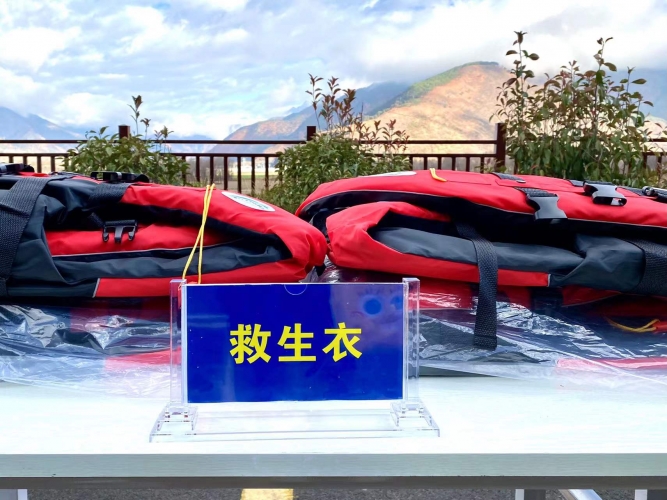 丽江市发放总价值600多万元的执法设备   有效推进“十年禁渔”工作 (9).jpg