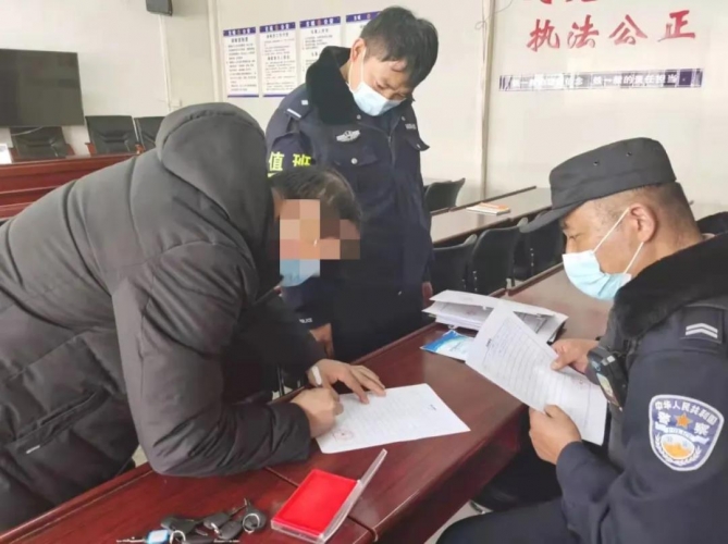 古城公安连续破获多起盗窃案  追回汽车、电脑、相机电动车等赃物