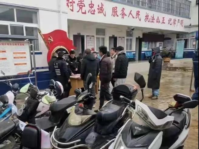 古城公安连续破获多起盗窃案  追回汽车、电脑、相机电动车等赃物