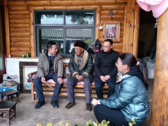 丽江市侨联到各县区开展春节慰问活动