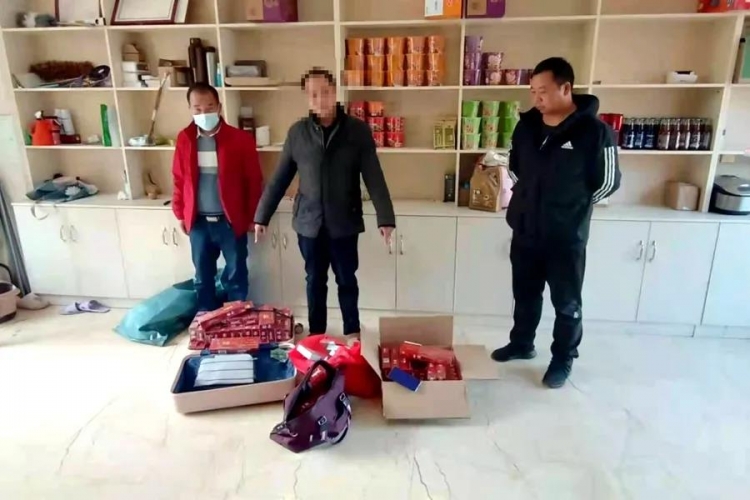 查获假冒卷烟70余条，涉案价值达1.6万余元 宁蒗县开展节前烟草市场清理整治