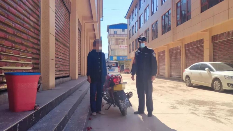 粗心群众丢失摩托车 民警帮助及时找回