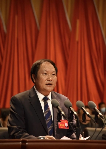 市五届人大一次会议举行第二次全体会议