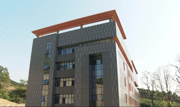 华坪县疾控中心迁建项目全面投入运行