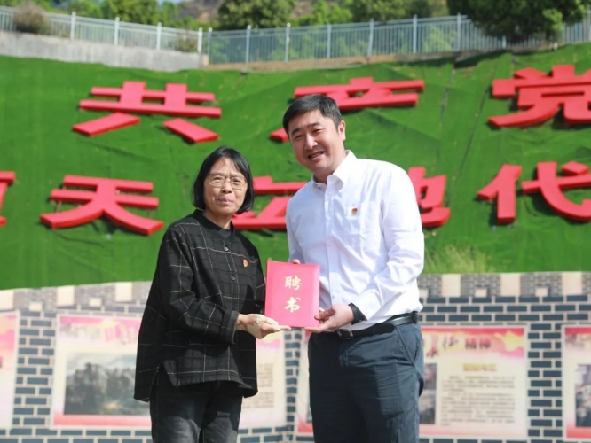 华坪女高被授予“云南省少先队校外实践教育基地”