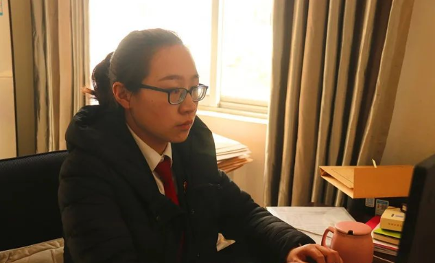 母争夺抚养权 法官聆听孩子心声温情护幼苗