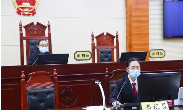母争夺抚养权 法官聆听孩子心声温情护幼苗