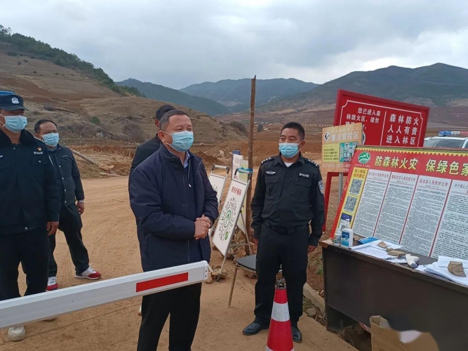 坚持从严管理队伍不放松！张伟深入各乡镇基层派出所暗访调研.jpg