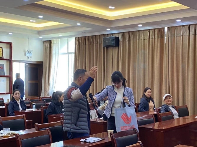 丽江市卫健委举行“4.15 全民国家安全教育日”主题活动 (6).jpg
