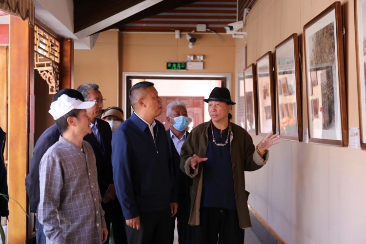 “文化丽江——王亚臣画丽江个人画展”在丽江市博物院开展 (6).jpg