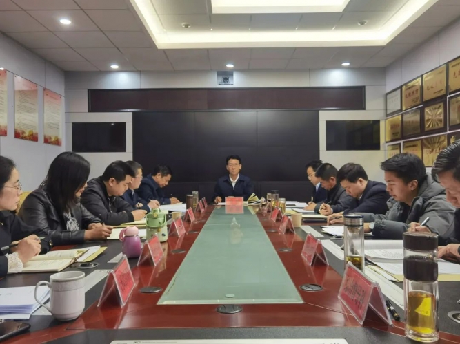 市委政法委召开月调度评议工作会议