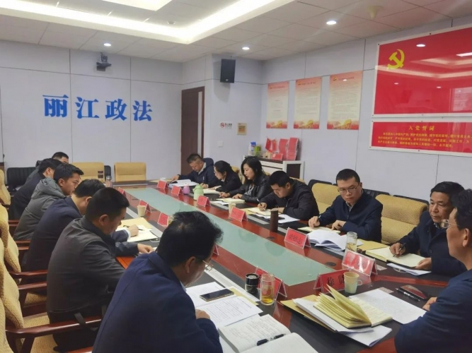 市委政法委召开月调度评议工作会议