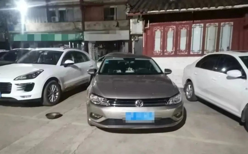 丽江这名男子酒后高空抛物，已被刑拘！1.jpg