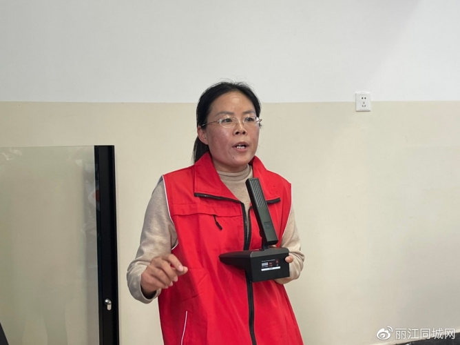 吃什么、如何吃丨市卫健委组织多部门到玉龙中学开展营养科普活动2.jpg