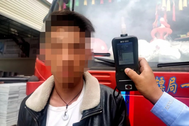 男子喝酒开车还拍视频炫耀？民警调查取证竟还有意外收获