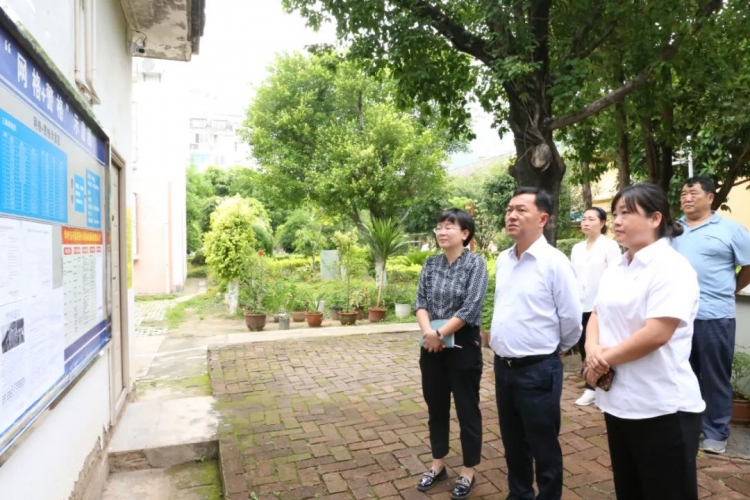 王峥调研华坪县基层党建、城市管理工作