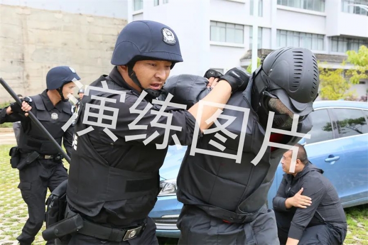 全市公安机关最小作战单元现场处置专项训练所队长比武圆满收官 (1).jpg