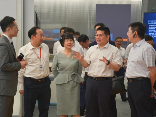 苏永忠率队赴深圳精准招商 与华为签署战略合作协议