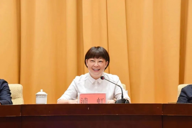 丽江市劳动模范和先进工作者表彰大会举行 弘扬劳模精神劳动精神工匠精神  奋力推动丽.jpg