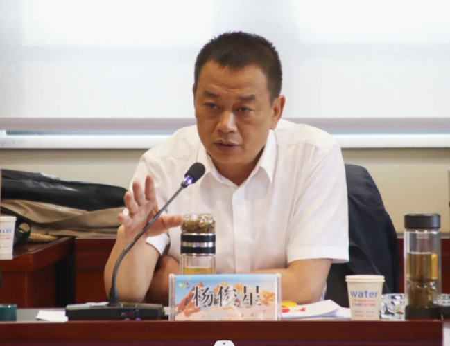 玉龙雪山景区召开暑期旅游接待工作调度会  高质量服务好来丽游客 (2).png