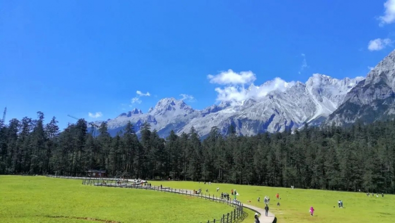 玉龙雪山景区发布暑期游览提示.jpg