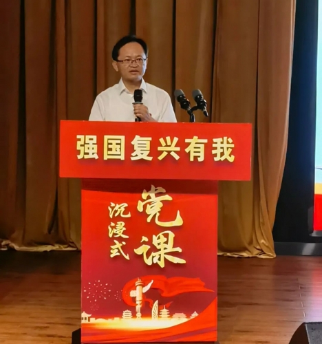 丽江市卫生健康系统举行弘扬伟大抗疫精神“强国复兴有我”沉浸式党课