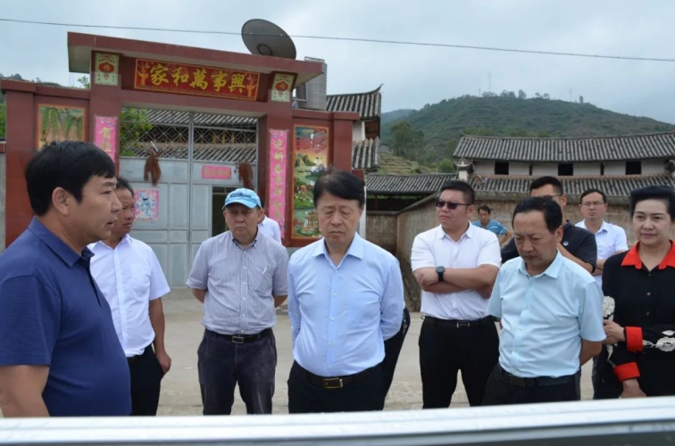 省人大常委会督察组督察程海河（湖）长制工作情况.jpg