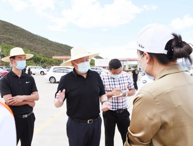 苏永忠调研重点项目建设和疫情防控工作   