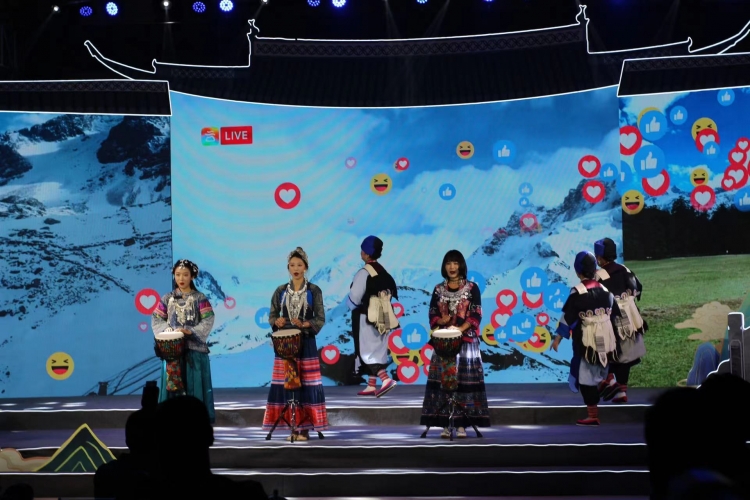 诗歌成为丽江新名片 栖居在诗意丽江 你就是当之无愧的诗人 (10).jpg