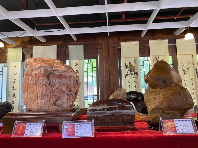 大开眼界！第二届丽江古城杯奇石展开展 (3).jpg