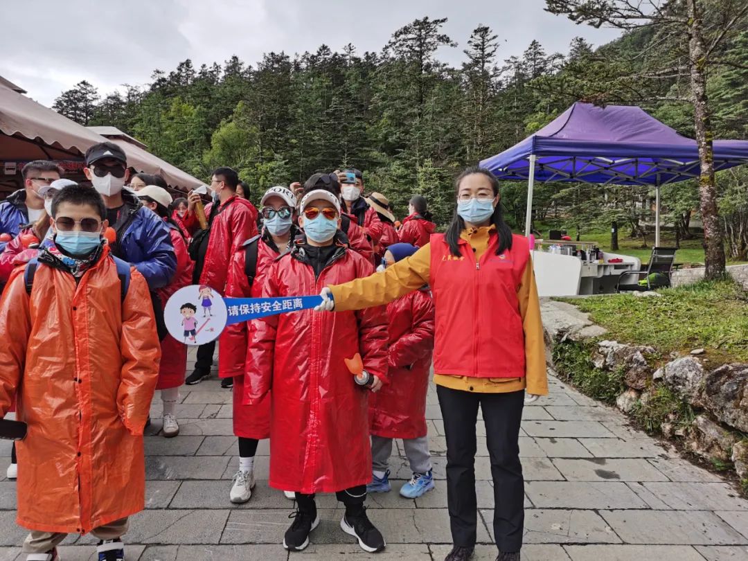 玉龙雪山景区：疫情防控、文明旅游两手抓，确保游客安心游、放心游！
