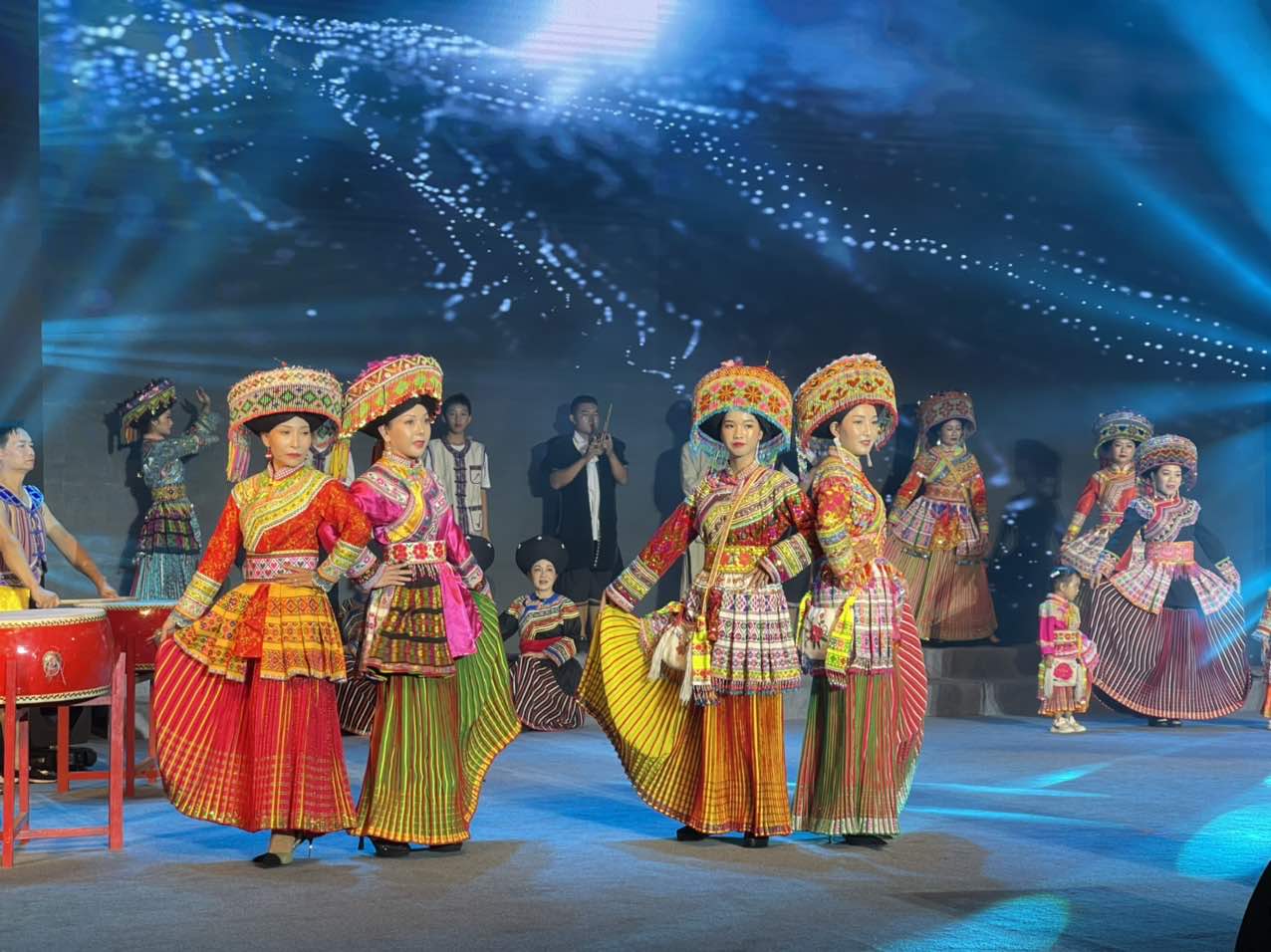 丽江华坪县举行芒果节颁奖暨文艺演出10