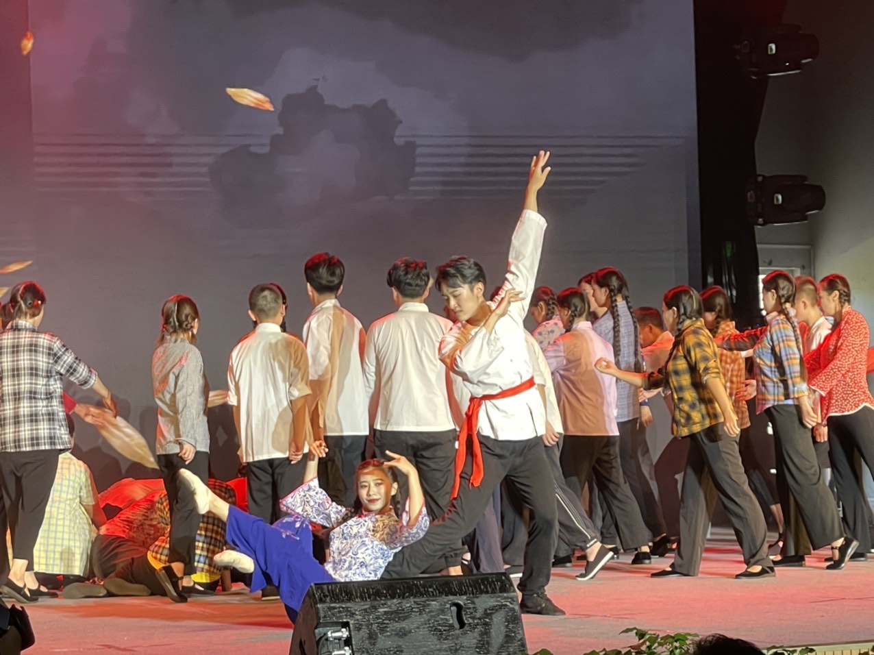 丽江华坪县举行芒果节颁奖暨文艺演出10