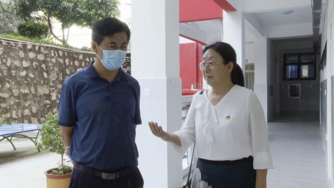 和振到华坪县一中调研校舍安全隐患整改工作情况