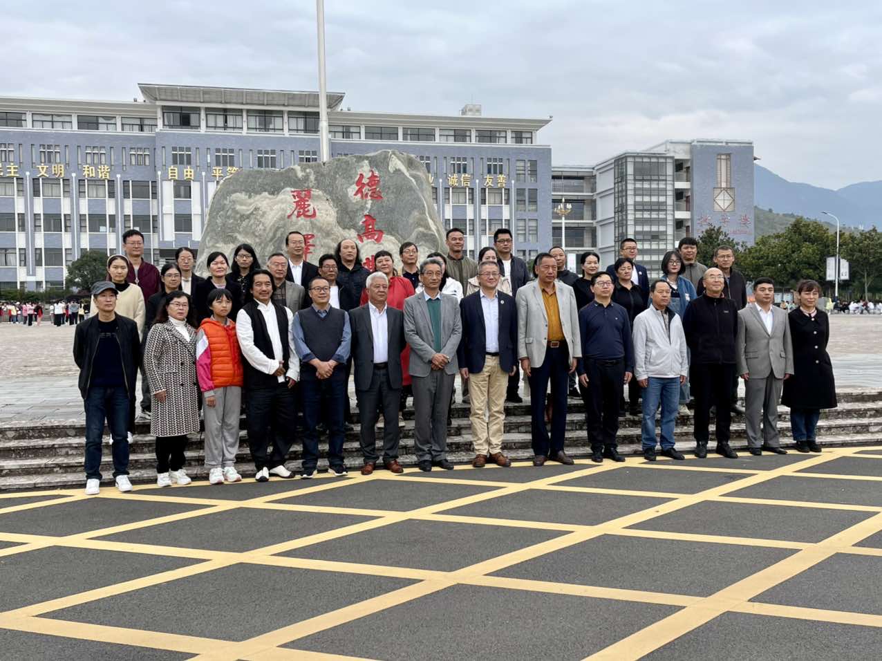 丽江文艺大咖齐聚一堂，共话张桂梅铸魂育人精神 (3).JPG